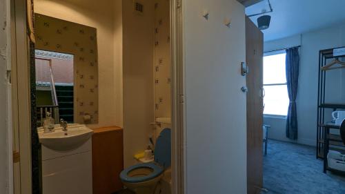 Single Room with Sea View image 1