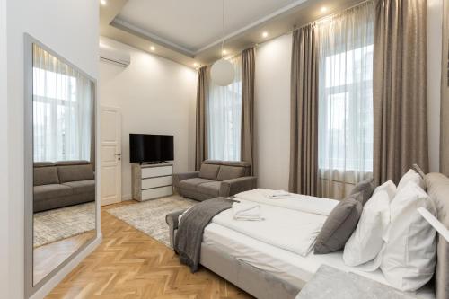 City Center Grand Luxury w 2BR/2BT