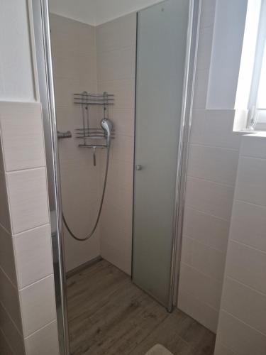 One-Bedroom Apartment image 8