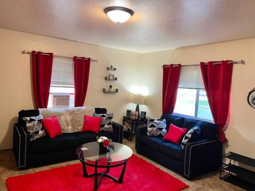 . Vibrant 1 Bed located in downtown close to Soaring Eagle Casino & Resort