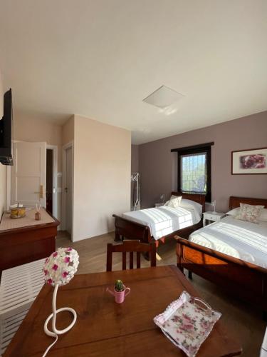 2 twin beds