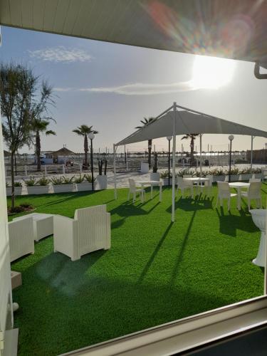 Dārzs, AURORA BEACH & SUITE in Margherita di Savoia