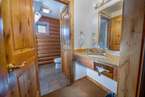 Flying Saddle Resort and Steak House - image 13