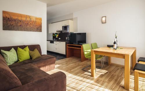Hotel Cores - image 5