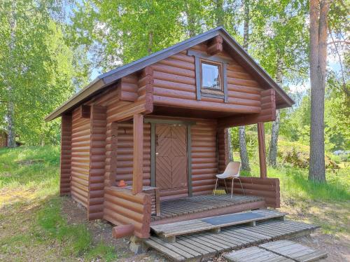 Family Cabin with Shared Toilet and Shower