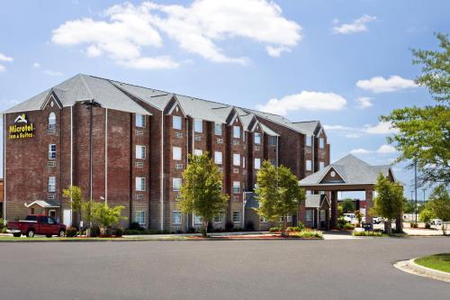 Microtel Inn & Suites by Wyndham Hattiesburg - image 6