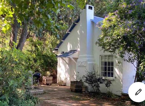 Yellowwoods Farm - POOL COTTAGE (self-catering)