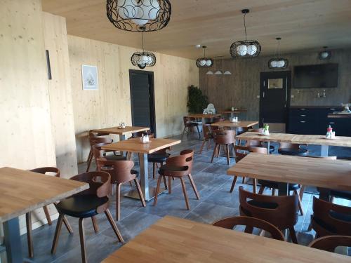 Ēdiens un dzērieni, Hotel Park in Ostruzna