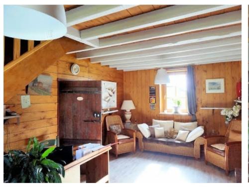 La ferme du château SAS gites et chambres d'hôtes (La ferme du chateau SAS gites et chambres d'hotes) in Šantenaj-Sent-Imberta