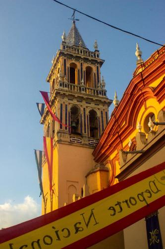 Apartment with 2 bedrooms in Sevilla with wonderful city view balcony and WiFi - image 9