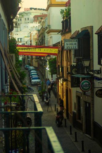 Apartment with 2 bedrooms in Sevilla with wonderful city view balcony and WiFi - image 5