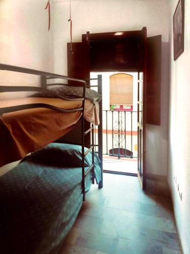 Apartment with 2 bedrooms in Sevilla with wonderful city view balcony and WiFi - image 14