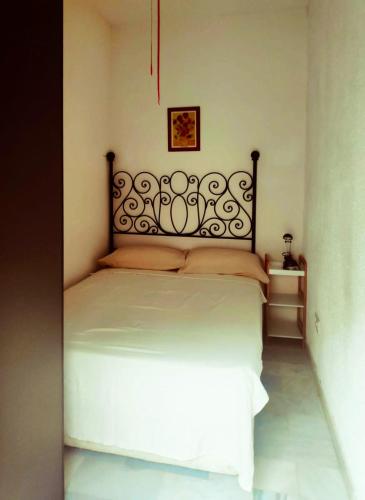 Apartment with 2 bedrooms in Sevilla with wonderful city view balcony and WiFi - image 3