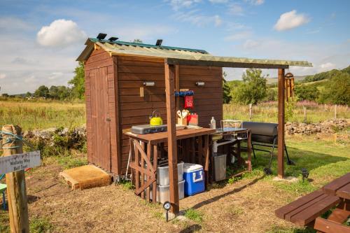 Roaches Retreat Eco Glampsite - Hen Cloud View Bell Tent