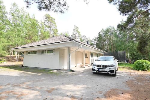 Spacious residential house with jacuzzi - Accommodation - Naantali