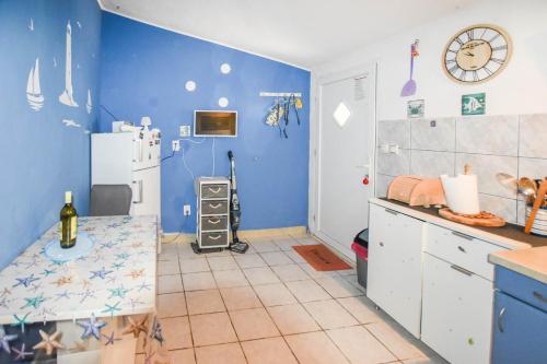 House James - image 13