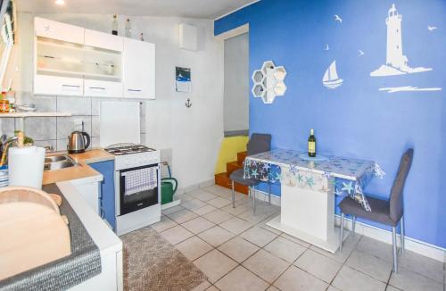House James - image 7