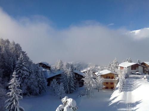 A szálláshely kívülről, Mountain view cosy, comfortable 1 bed-room Luxury Appartment Crans-Montana in Crans Montana