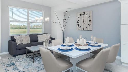 Mickey invite Larges Groups on Unique Side By Side Pool Homes Just Few Steps From Disney World Entrance - image 12