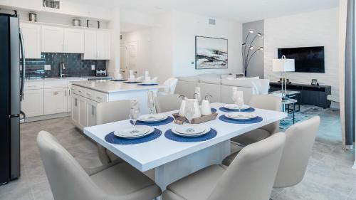 Mickey invite Larges Groups on Unique Side By Side Pool Homes Just Few Steps From Disney World Entrance - image 9