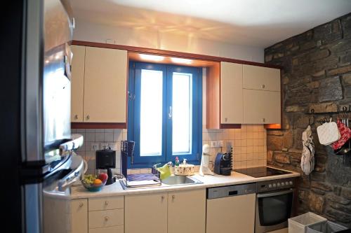 Villa Zoe with Seaview near Golden Beach in Tzanes