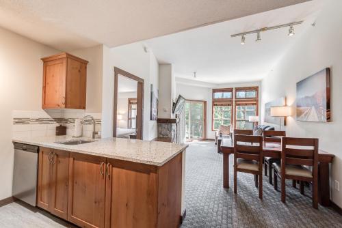 Two Bedroom Slopeside Suite with Full Kitchen