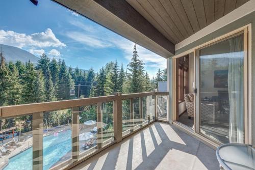 Two Bedroom Slopeside Suite with Full Kitchen