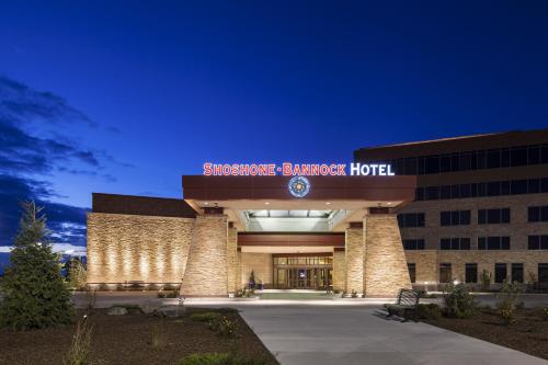 Shoshone-Bannock Hotel and Event Center - 출입구