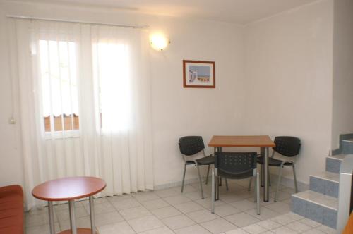 Apartments by the sea Trpanj, Peljesac - 3162