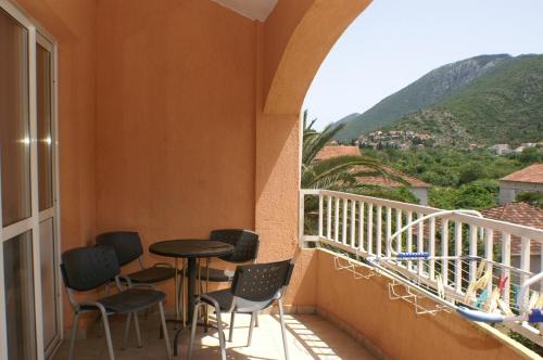 Apartments by the sea Trpanj, Peljesac - 3162