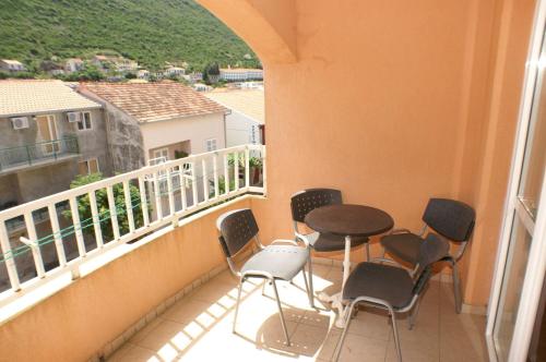 Apartments by the sea Trpanj, Peljesac - 3162