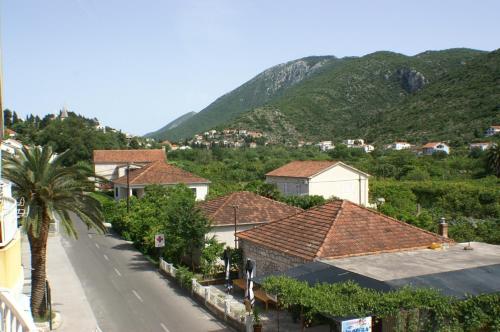 Apartments by the sea Trpanj, Peljesac - 3162