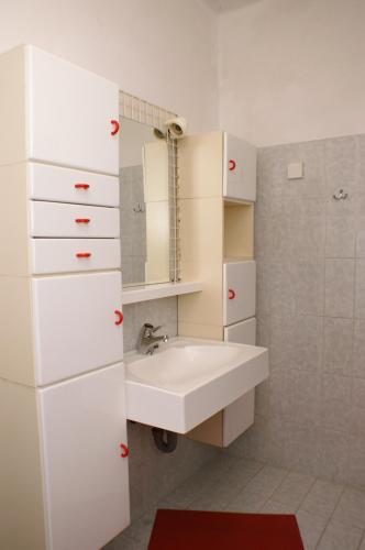 Apartment Zrnovska Banja 3154a - image 12
