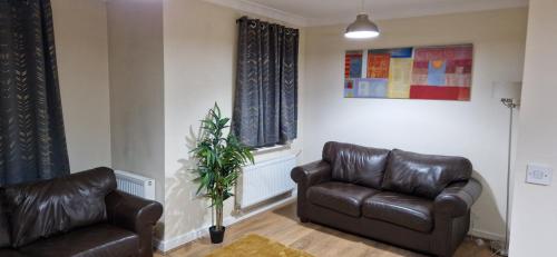 Dartford Cosy and Spacious 3BR 4 beds house Netflix and Sport Channels in ดาร์ทฟอร์ท