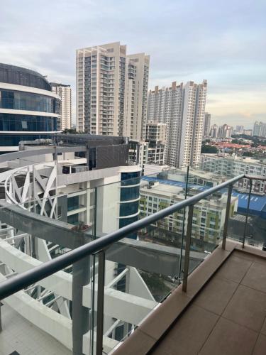 Comfy Homes Unit PacificTowers Wifi Parking Netflix Opp Jaya 1 near Phileo Damansara MRT Station