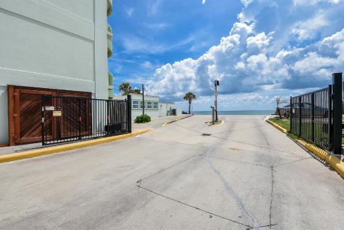Galveston Luxury High Rise Oceanfront in Galveston, USA