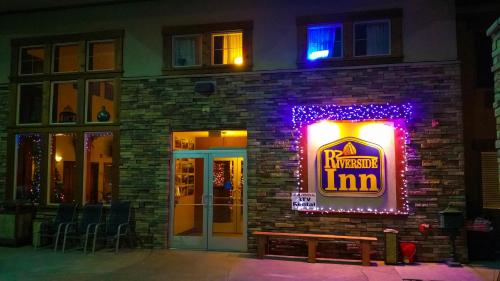 A Riverside Inn Travelodge by Wyndham