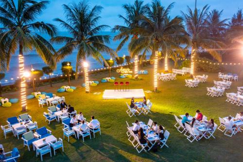Attractions, FLC Luxury Hotel Samson in Thanh Hoá / Sầm Sơn Beach