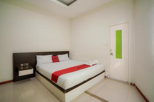 Reddoorz Near Pantai Pede