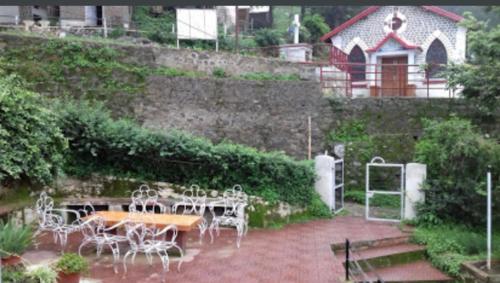 2 Bhk with a kitchenette in Kasauli