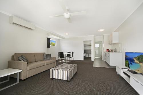 Cooroy Luxury Motel Apartments Sunshine Coast