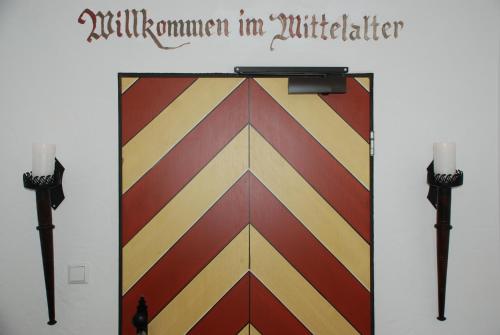Mittelalterhotel-Gästehaus Rauchfang - image 11