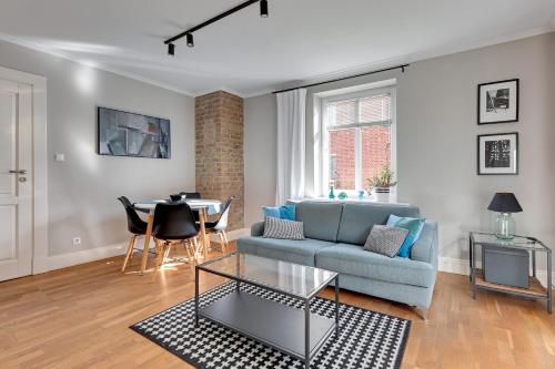 One-Bedroom Apartment image 7