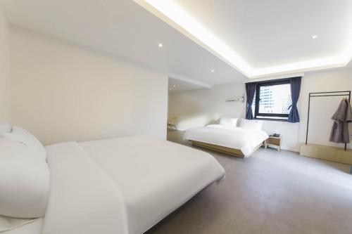 2 king beds