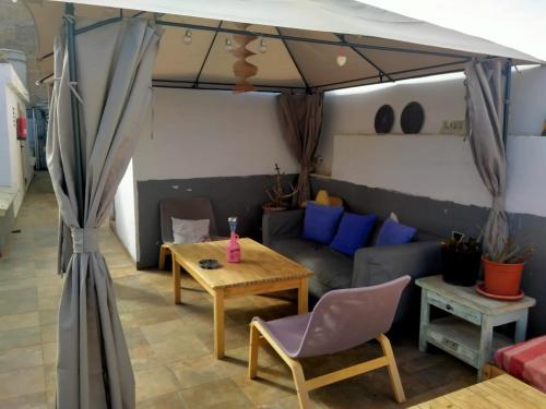 Unterkunft von außen, Lua Lua Hostel Las Palmas in Gran Canaria