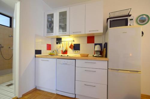 Apartments Cordasev - image 4