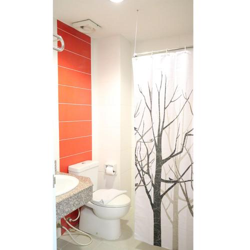 room detail thumbnail 2