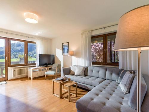 Apartment with Mountain View