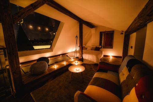 Triplex Kings Apartment in Old Town - image 3