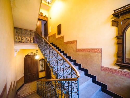 Triplex Kings Apartment in Old Town - image 9